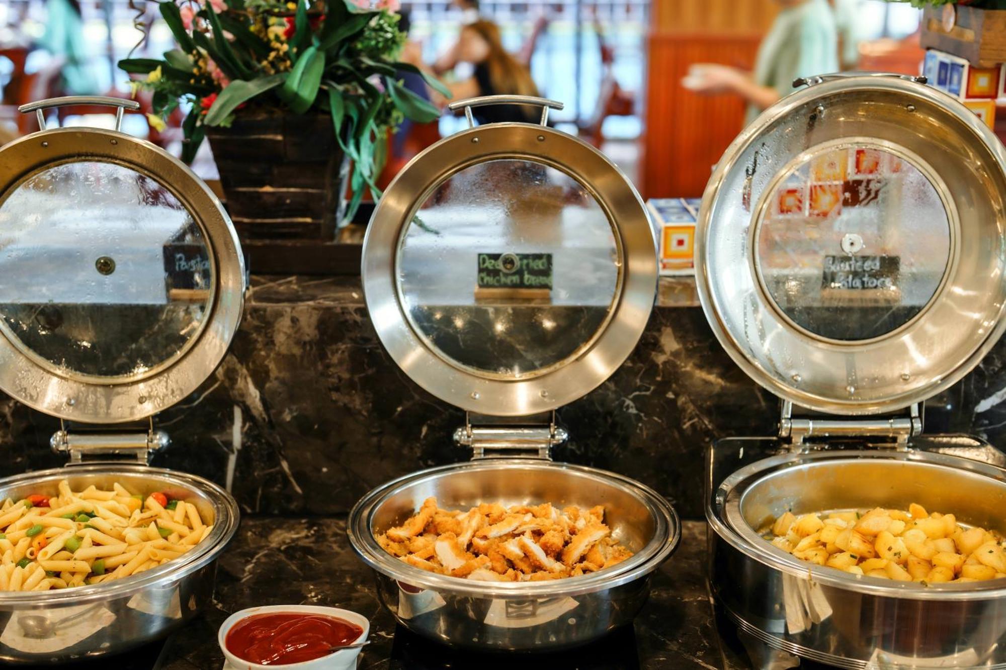 Phuket Kana International Hotel普吉岛卡娜国际酒店 Rawai Extérieur photo