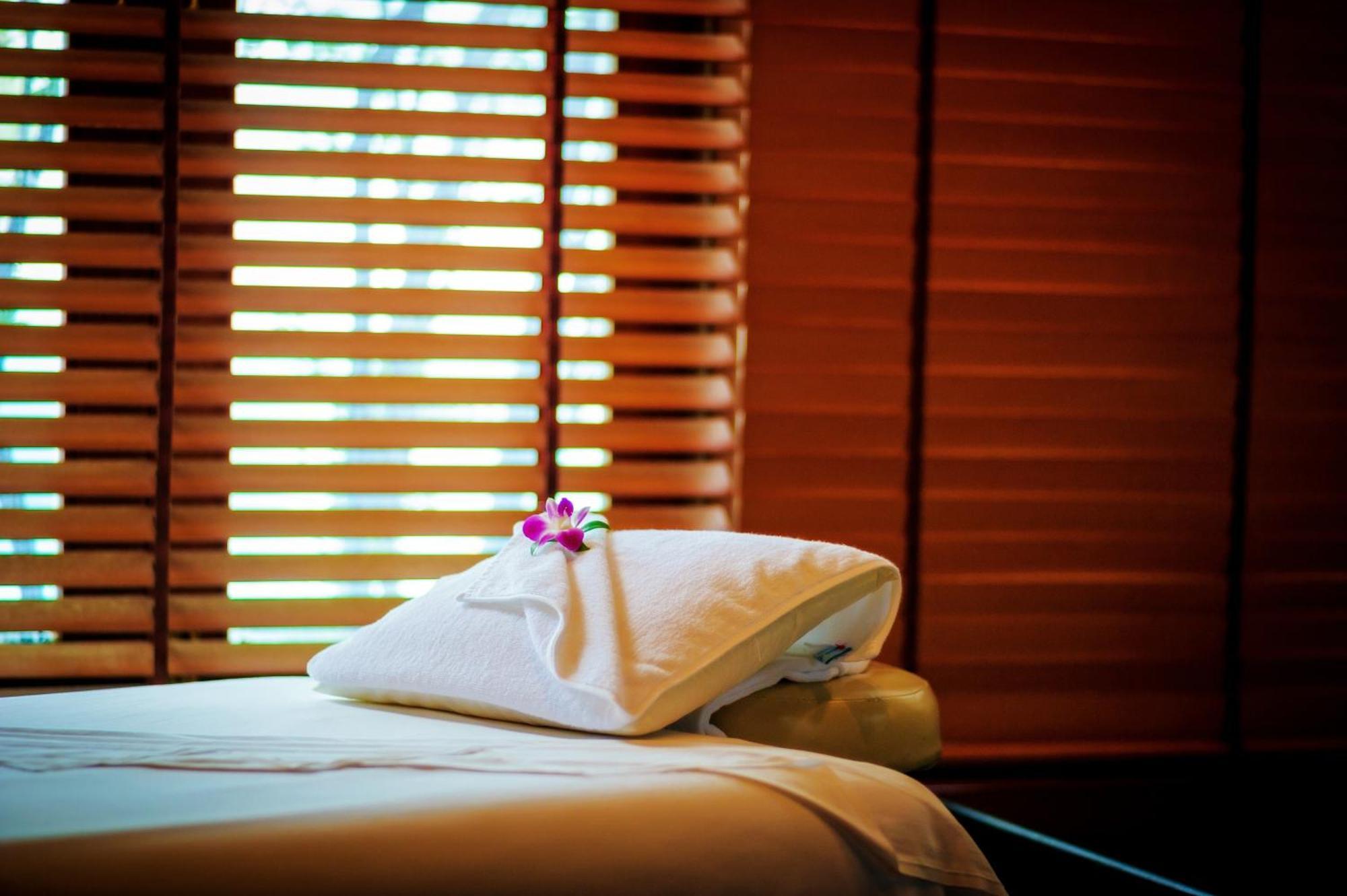 Phuket Kana International Hotel普吉岛卡娜国际酒店 Rawai Extérieur photo